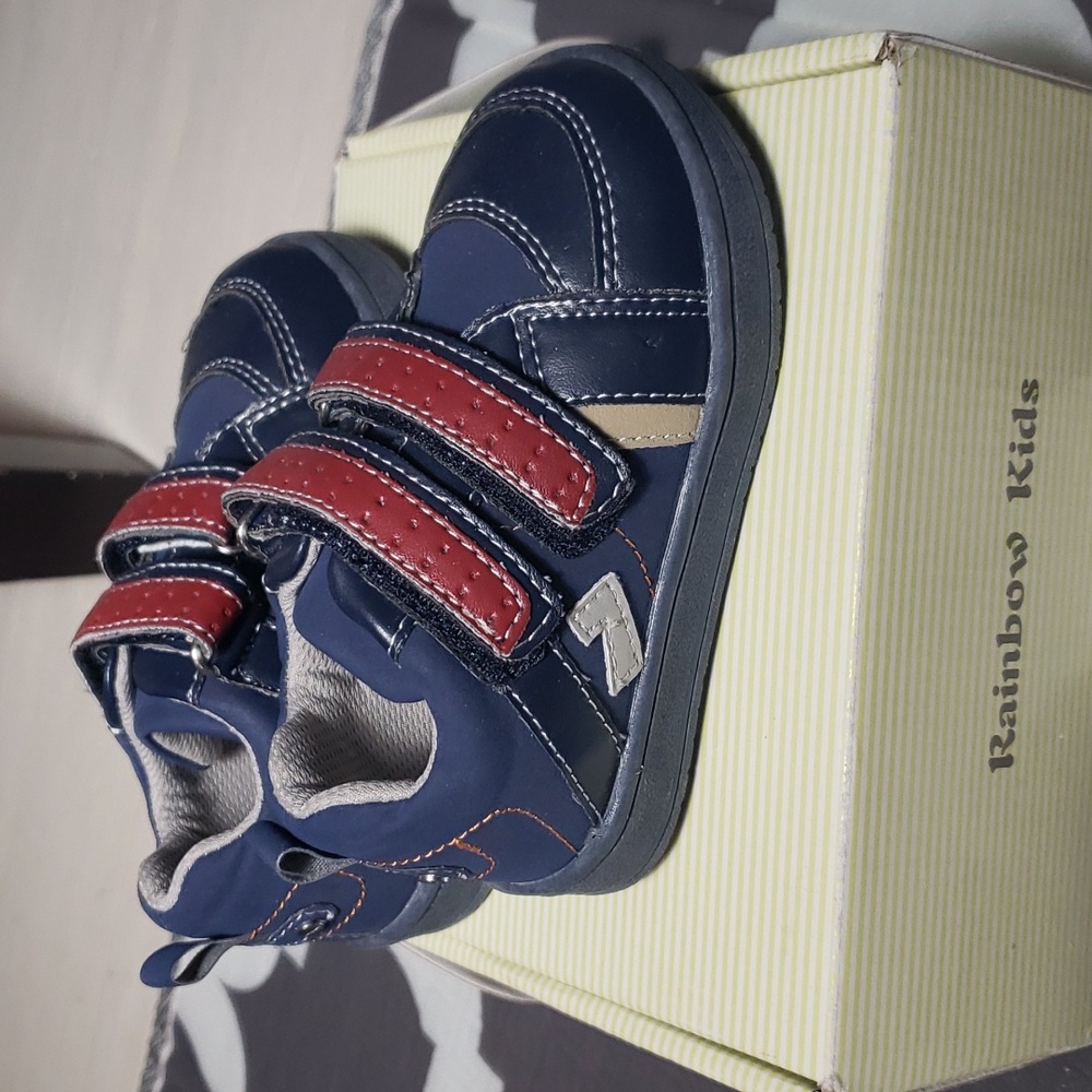 🛍Size 8 toddler shoes